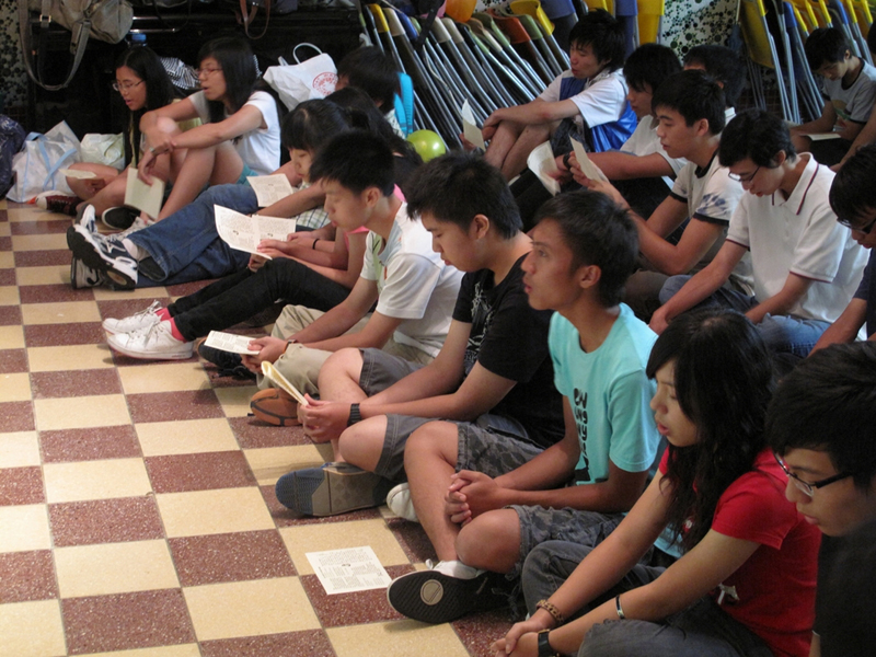 09f5prayer_096