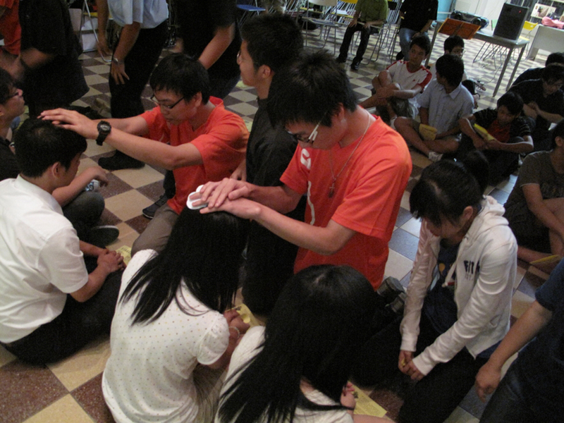 2009f7prayer_127